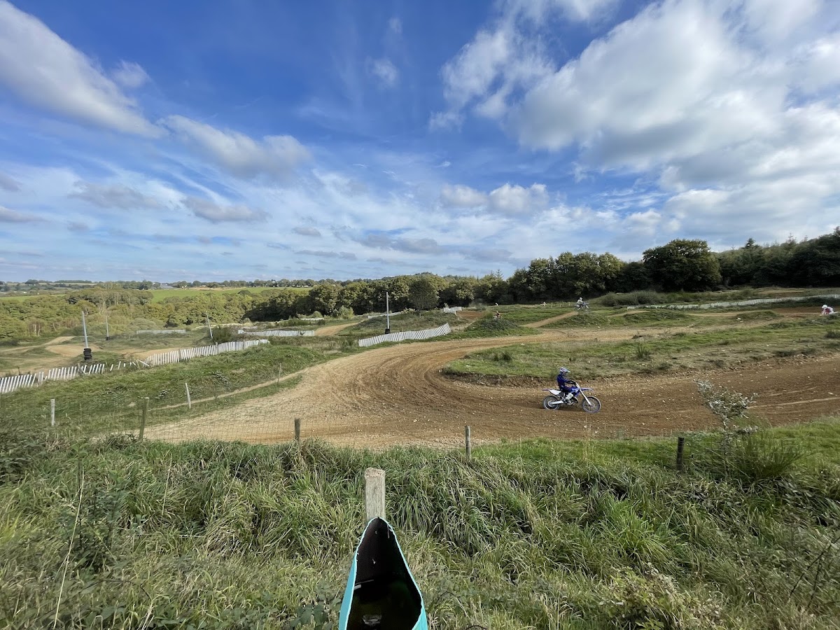 Terrain de motocross à Saint-Hernin