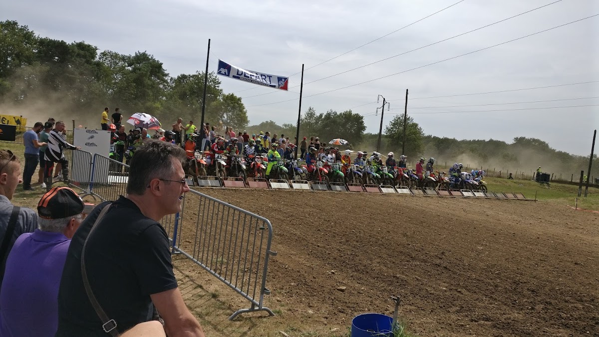 Terrain de motocross à Dangé-Saint-Romain
