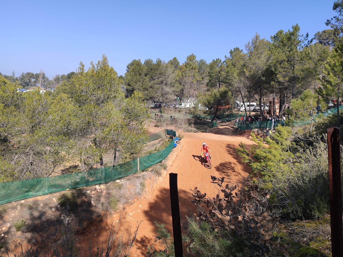 Terrain de motocross à Goult — photo 1