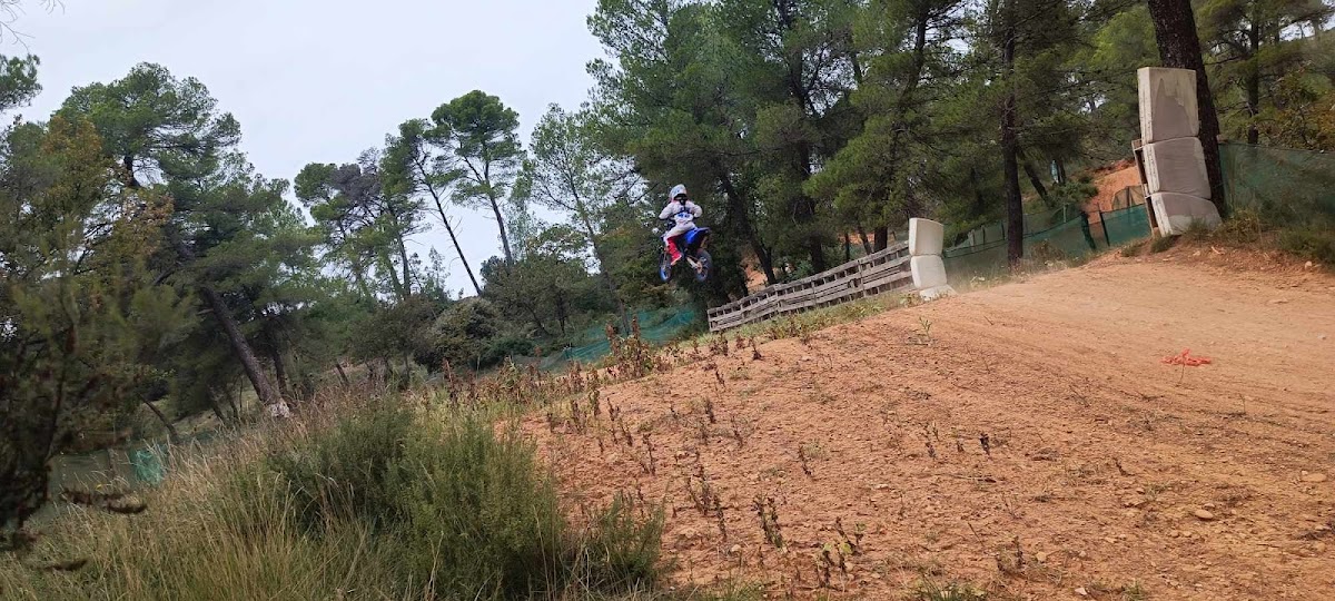 Terrain de motocross à Goult — photo 4