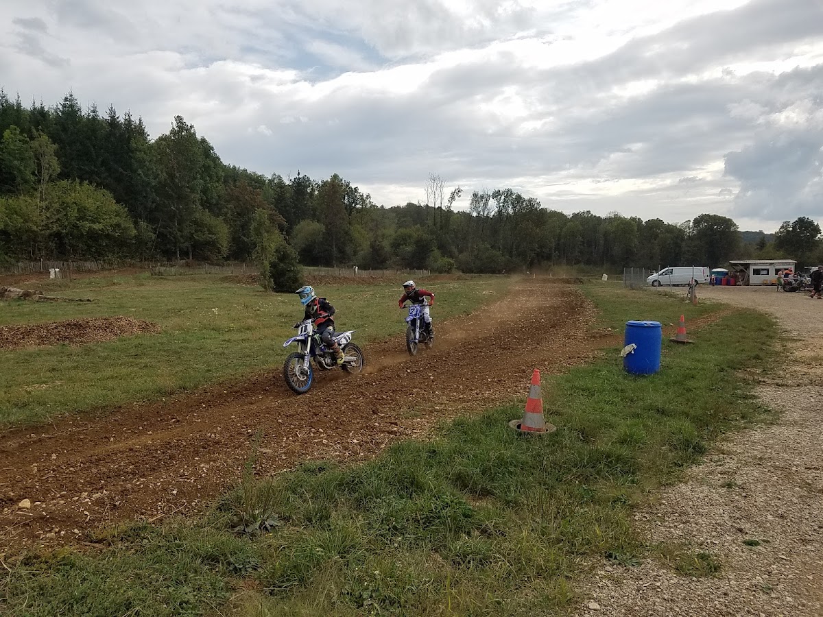 Terrain de motocross à Moirans-En-Montagne — photo 1