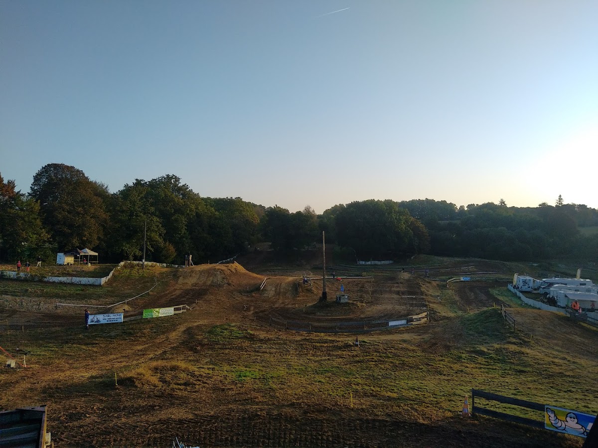 Terrain de motocross à Uzerche — photo 3