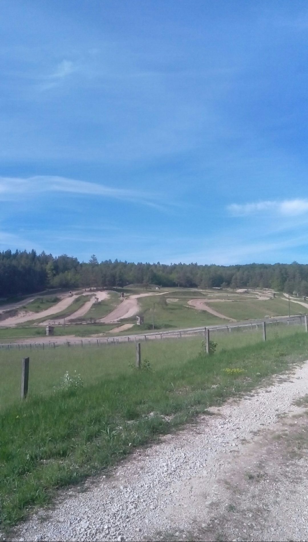 Terrain de motocross à Leuglay
