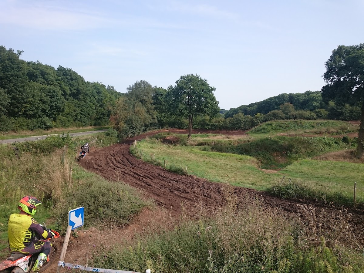 Terrain de motocross à Chartainvilliers — photo 1