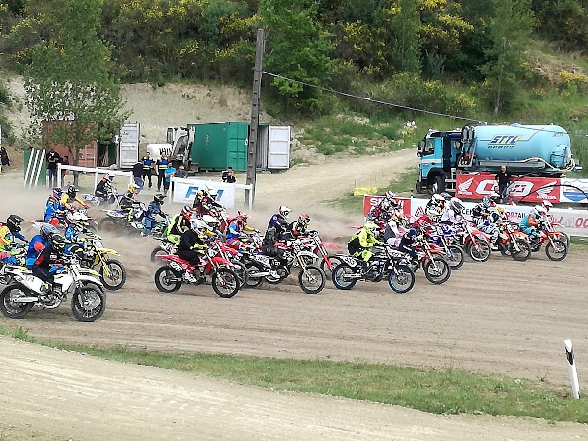 Terrain de motocross à Bruguières — photo 3