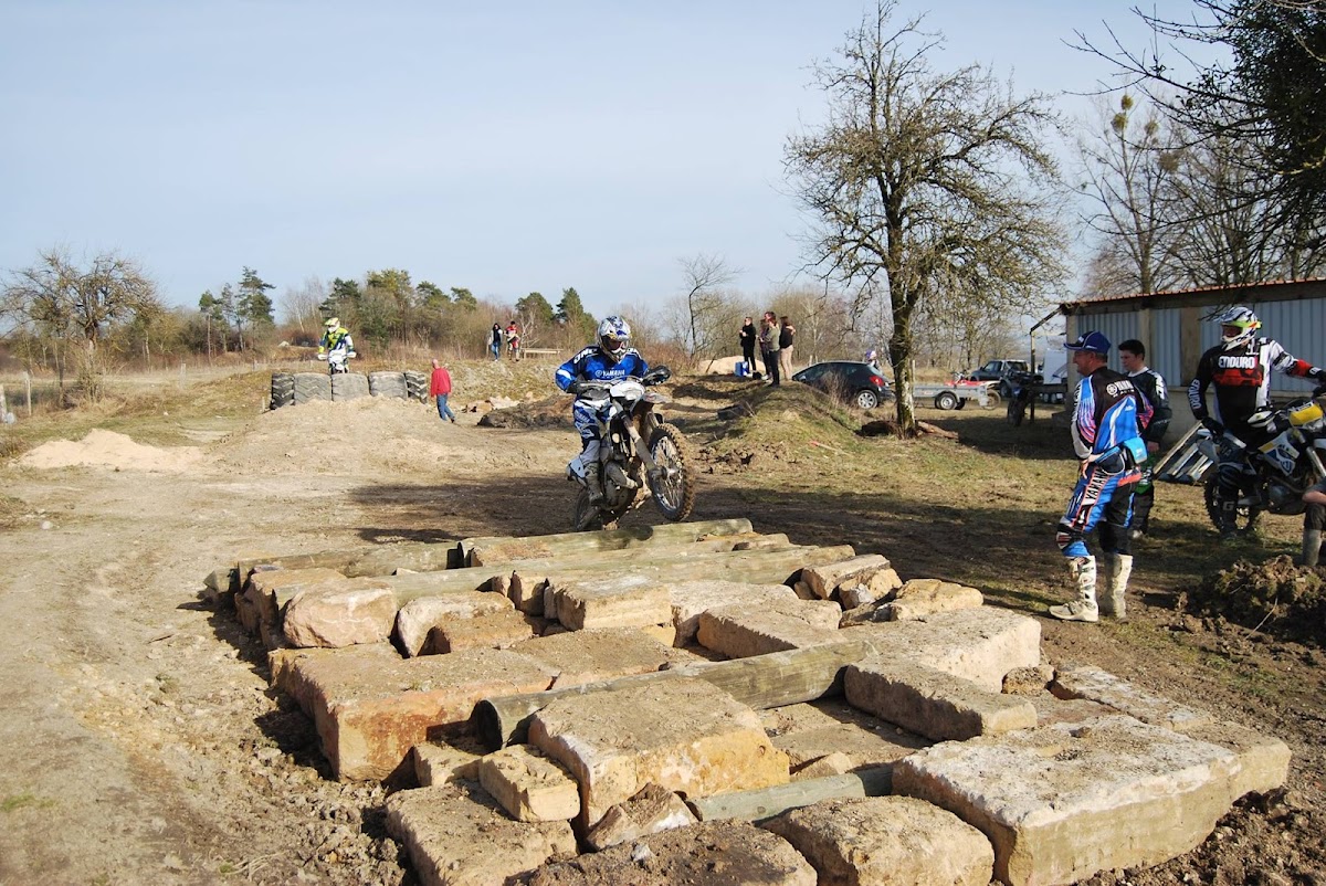 Terrain de motocross à Erize la Petite — photo 2