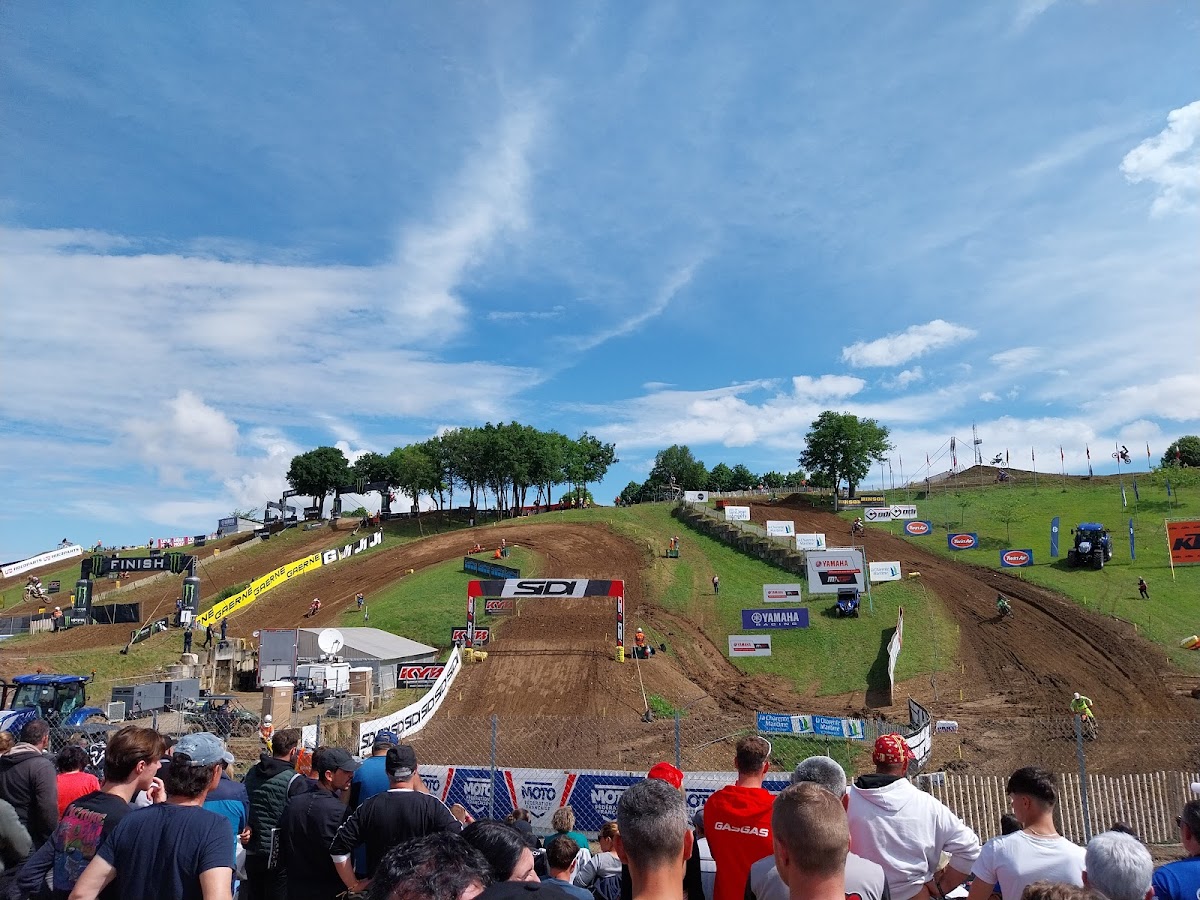 Terrain de motocross à Mazeray
