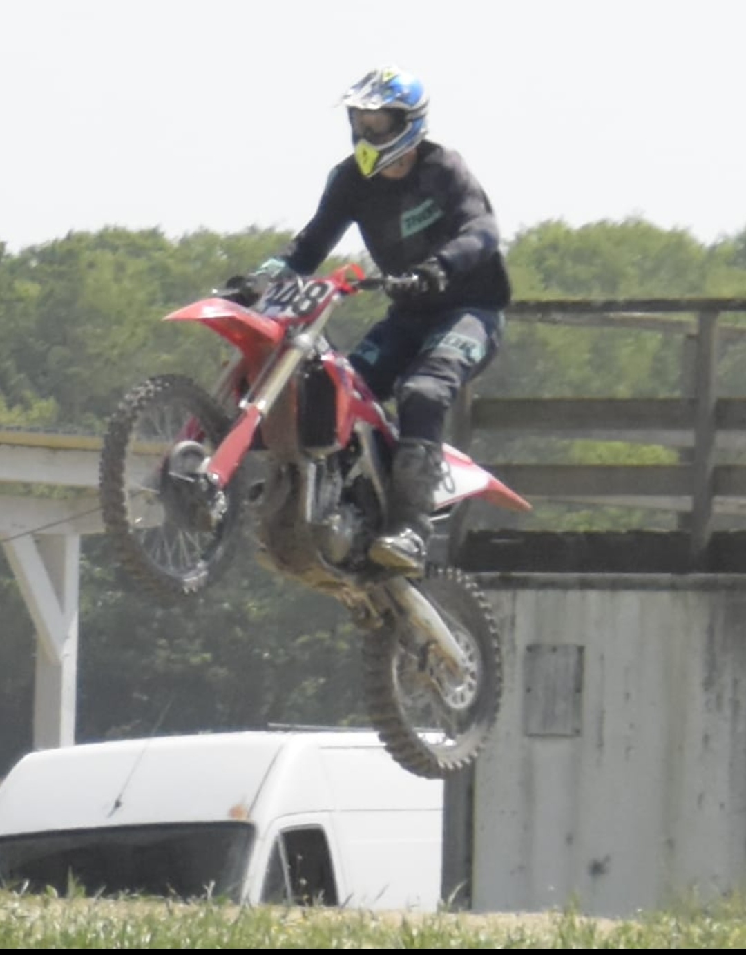 Terrain de motocross à Nouan-le-Fuzelier — photo 2