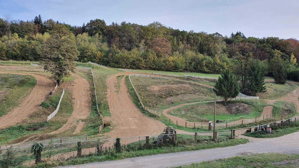 Terrain de motocross à Écot