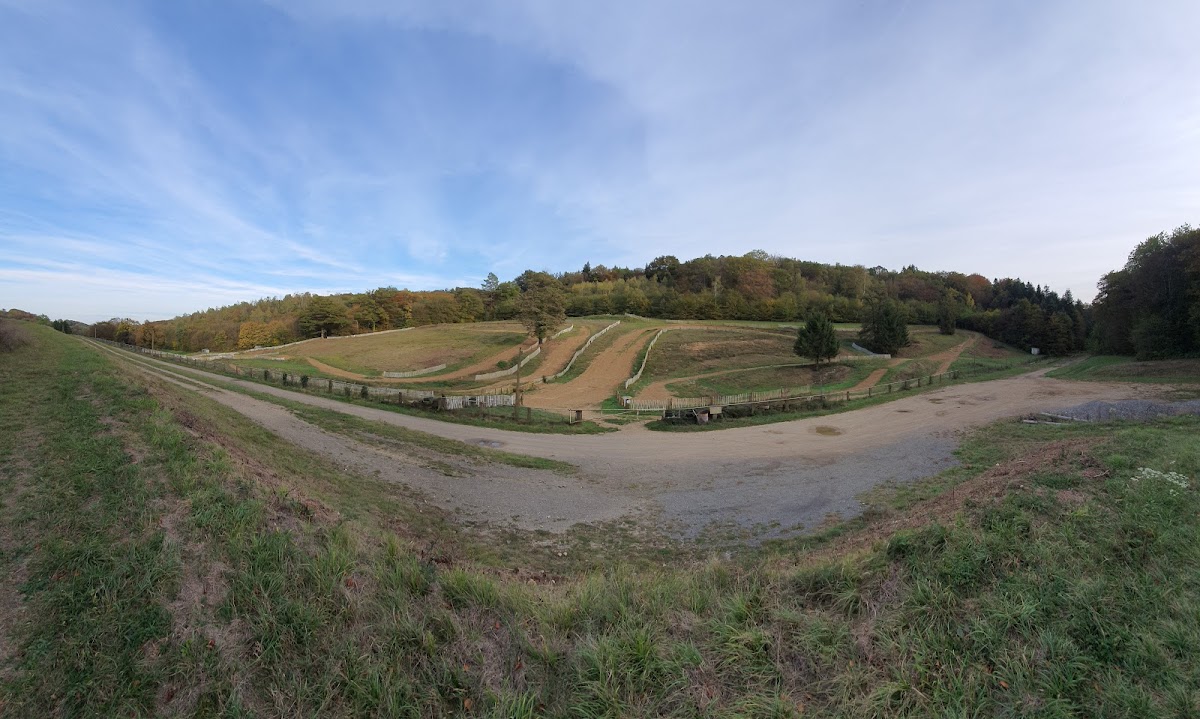 Terrain de motocross à Écot — photo 2