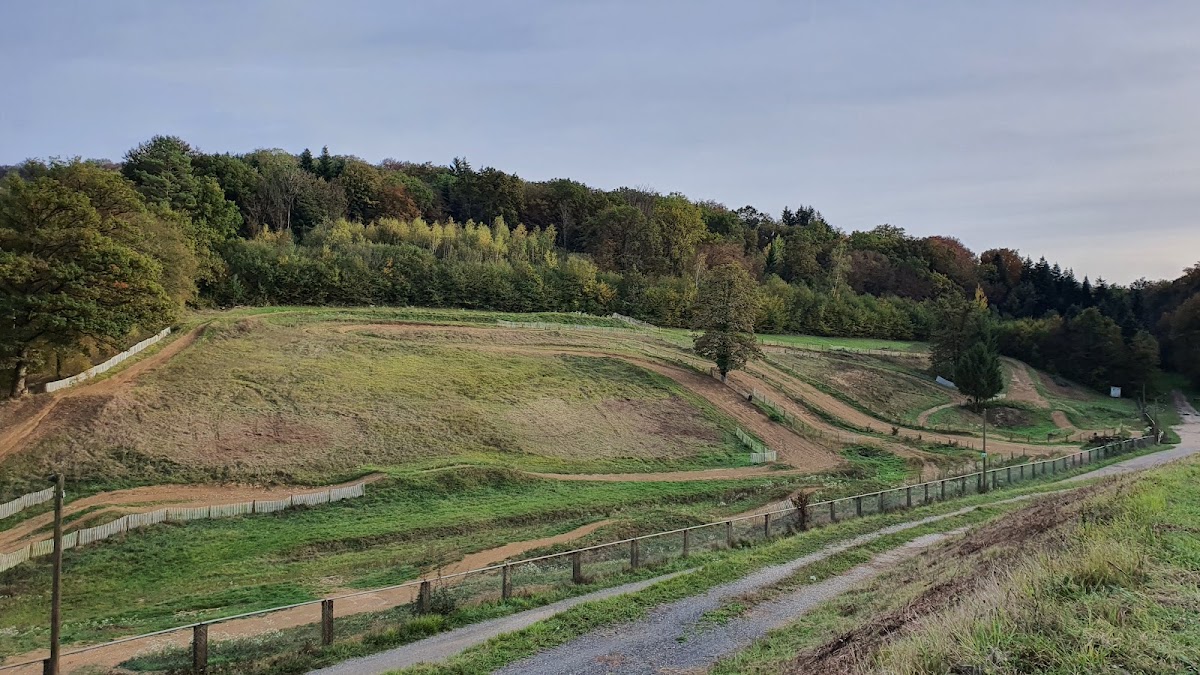 Terrain de motocross à Écot — photo 3