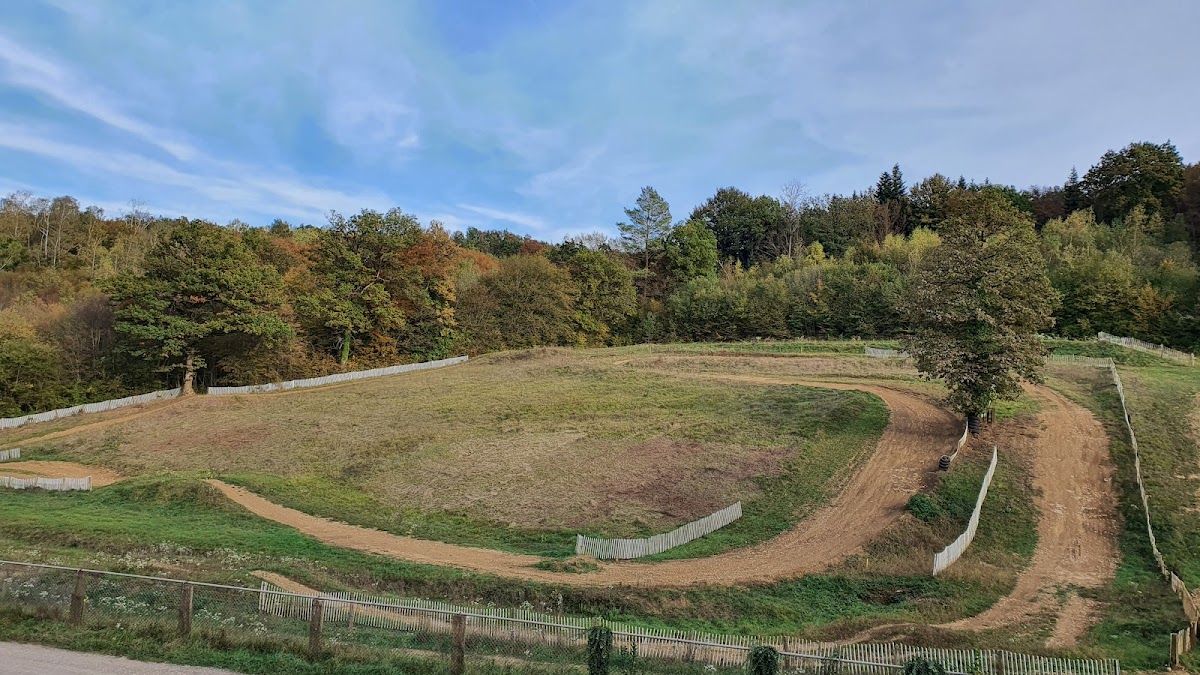 Terrain de motocross à Écot — photo 4