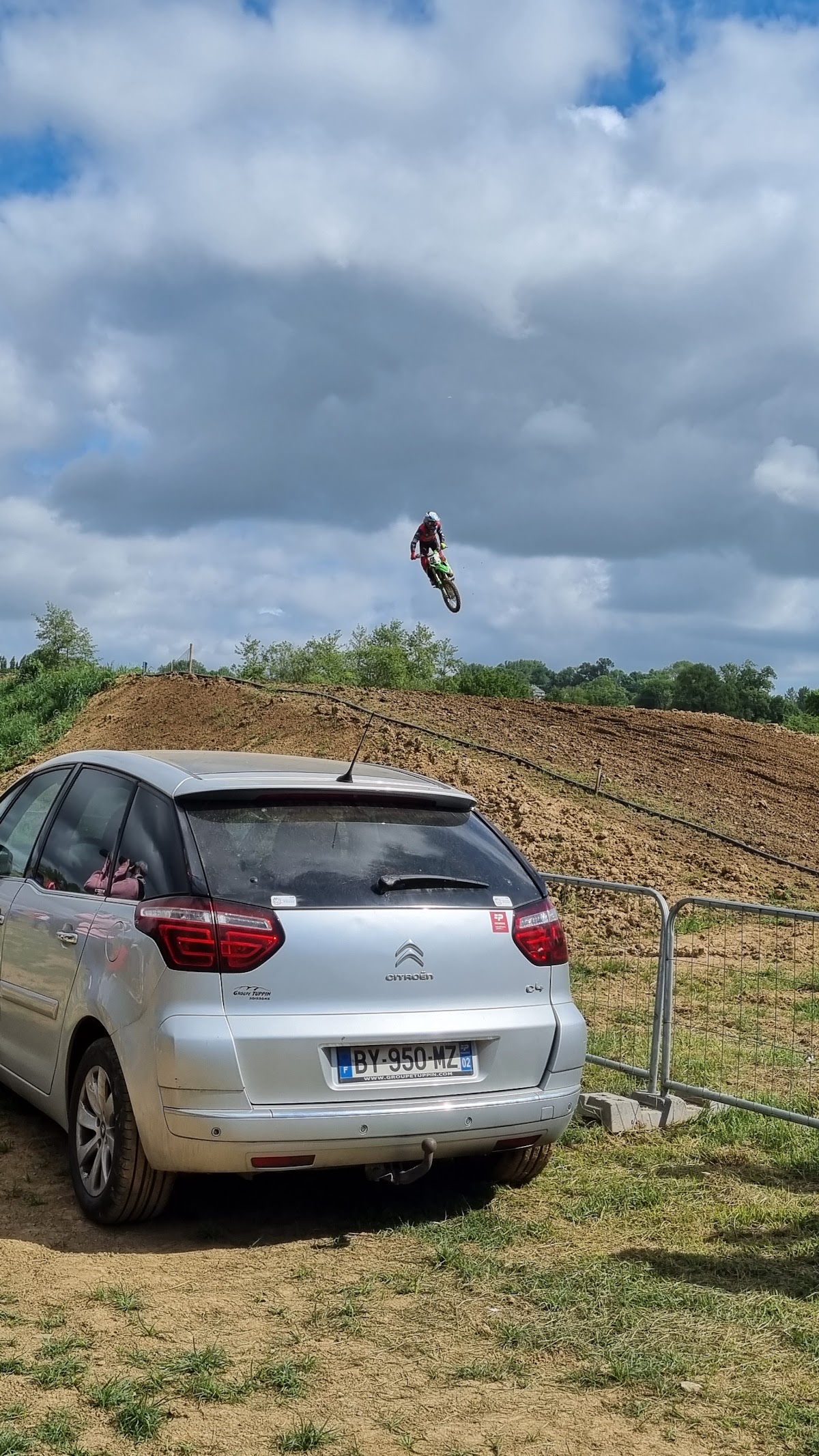 Terrain de motocross à Avesnes-Sur-Helpe — photo 3