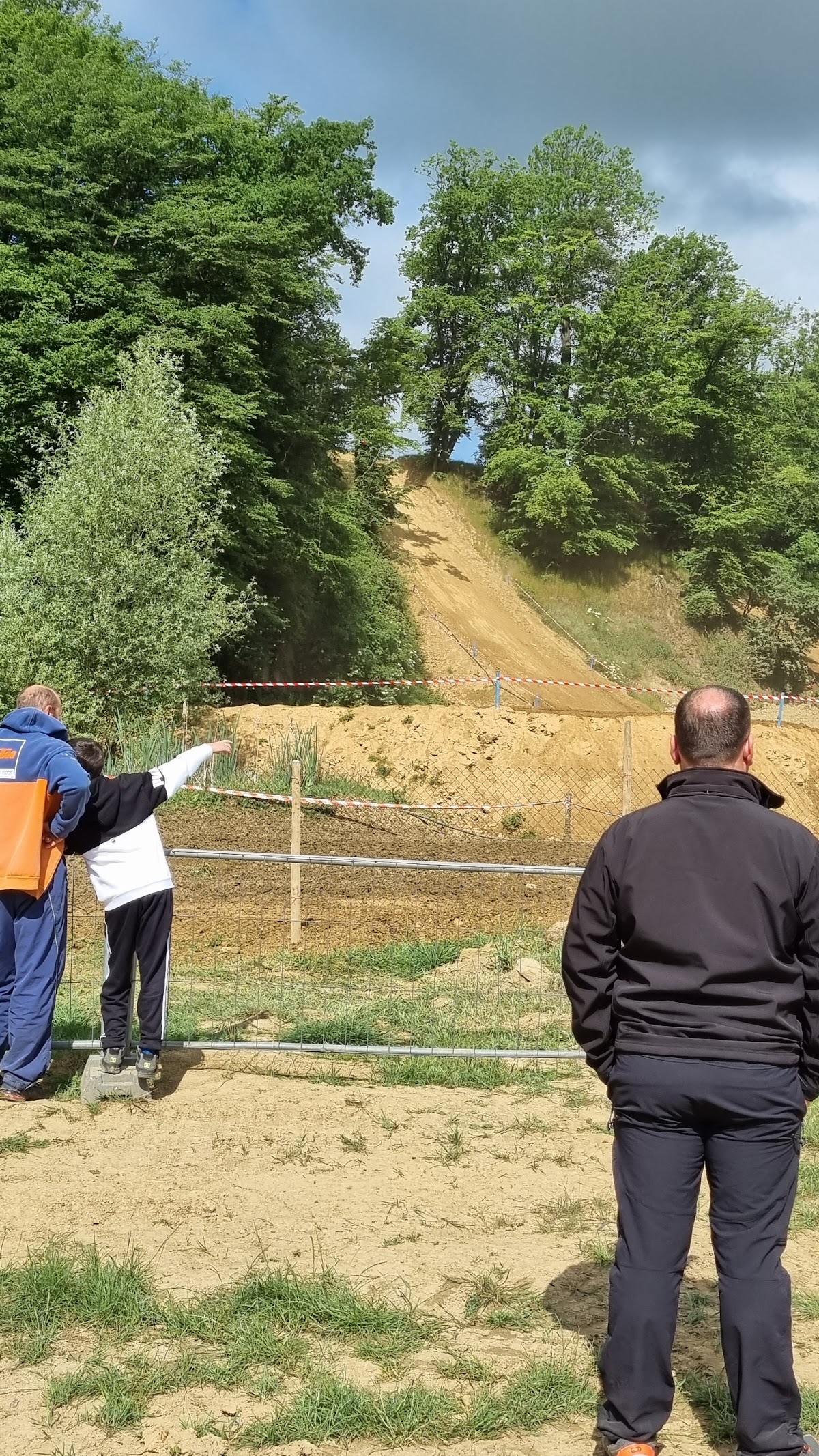 Terrain de motocross à Avesnes-Sur-Helpe — photo 4