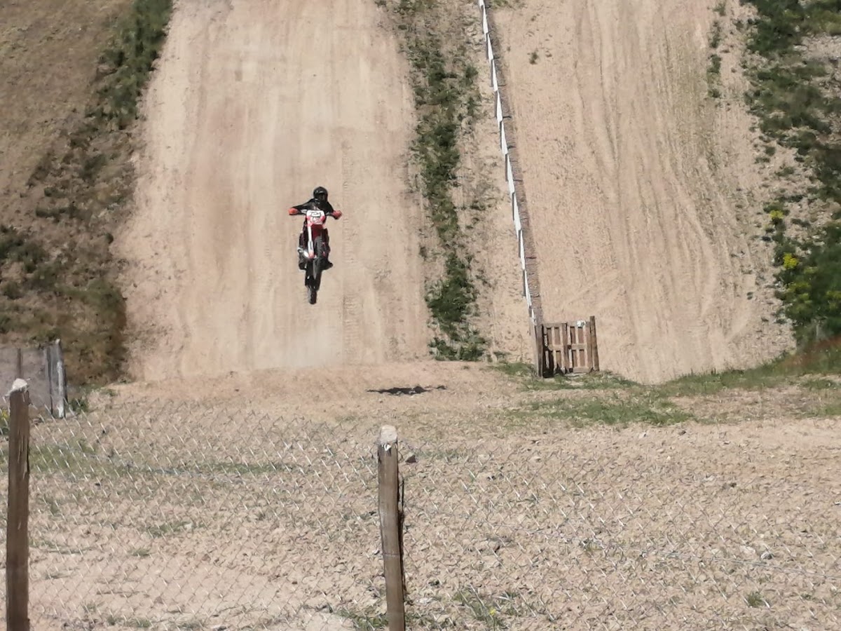 Terrain de motocross à Néris-Les-Bains — photo 4