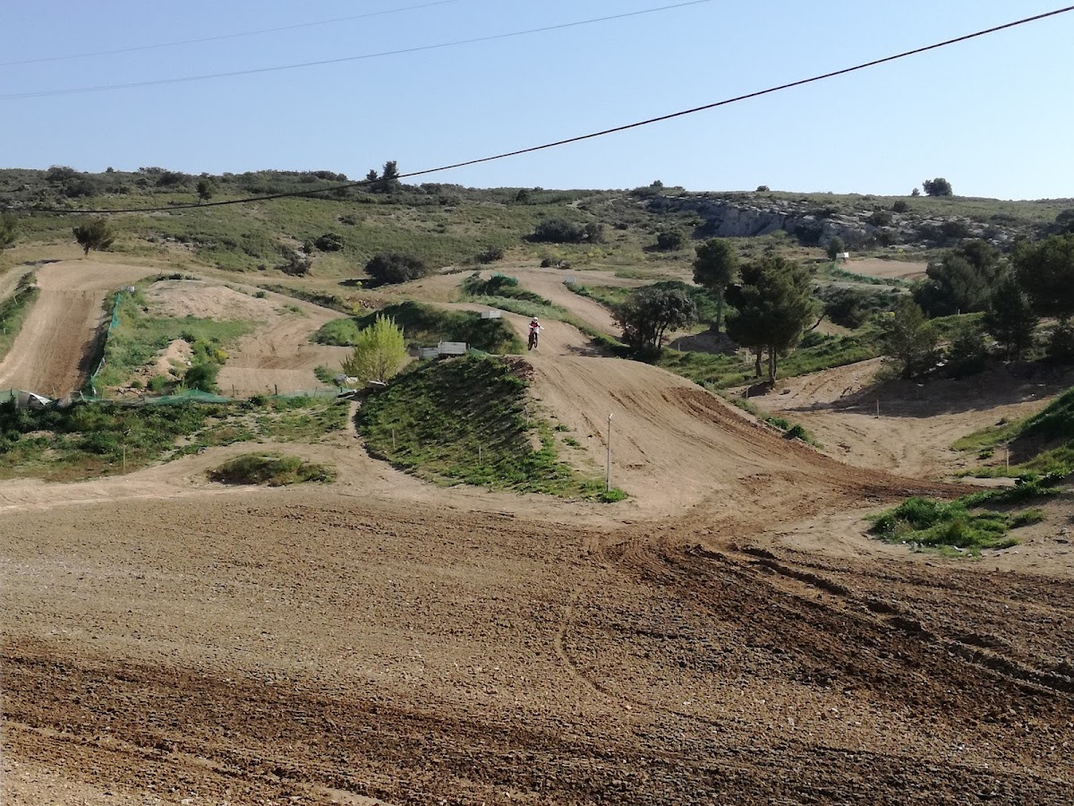 Terrain de motocross à La Fare-Les-Oliviers