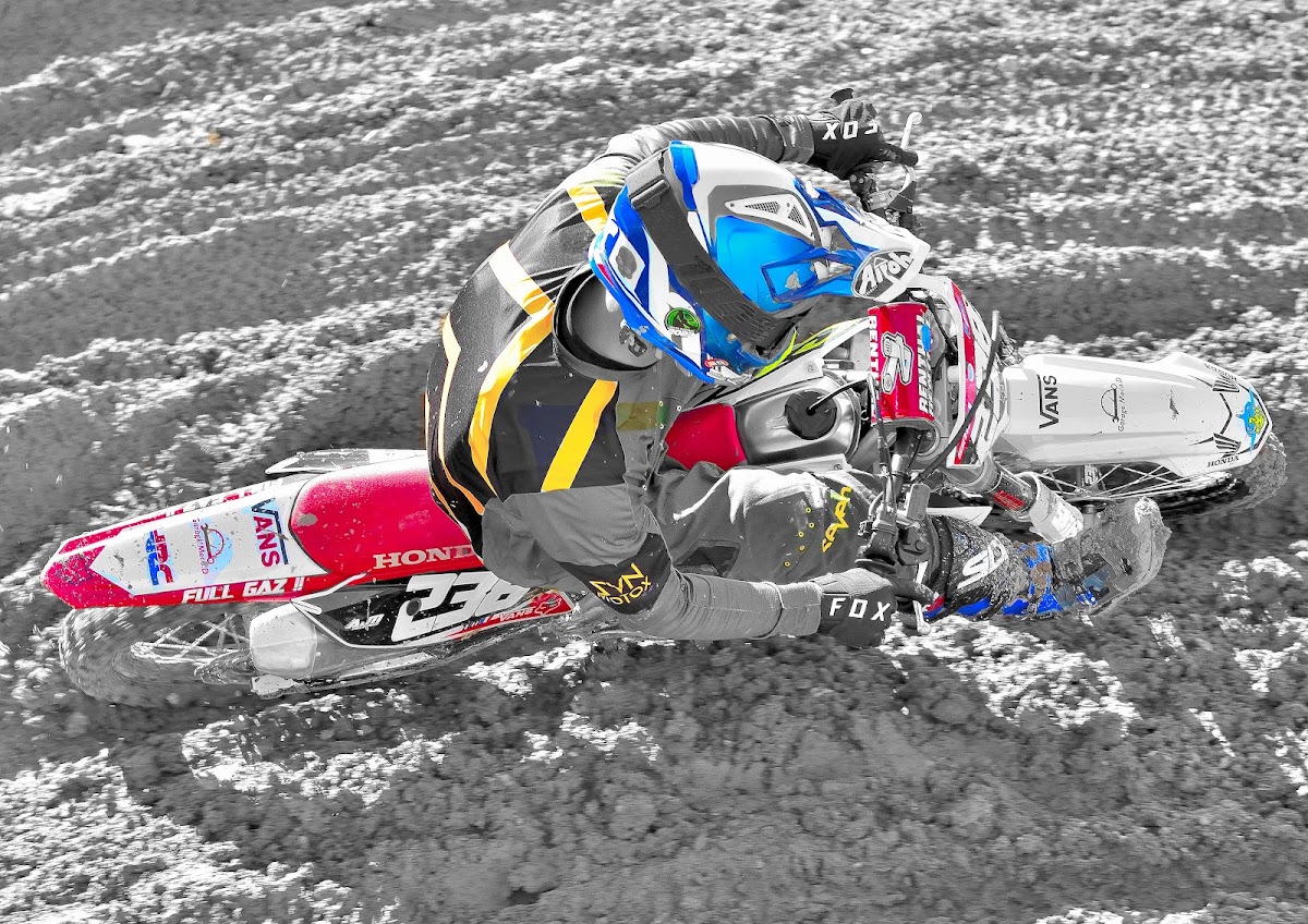 Terrain de motocross à La Fare-Les-Oliviers — photo 2