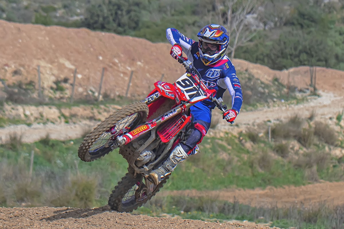 Terrain de motocross à La Fare-Les-Oliviers — photo 4