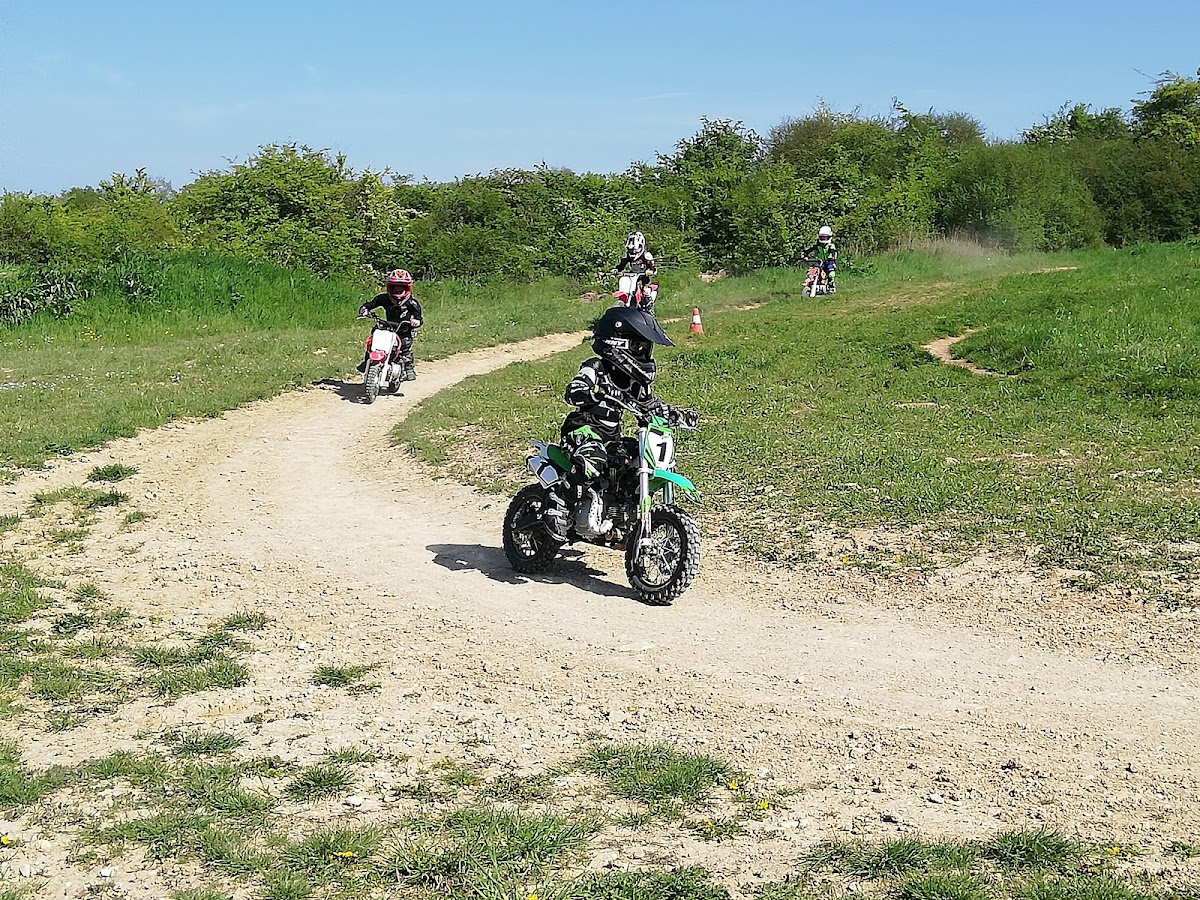 Terrain de motocross à Vincy-Manœuvre — photo 1