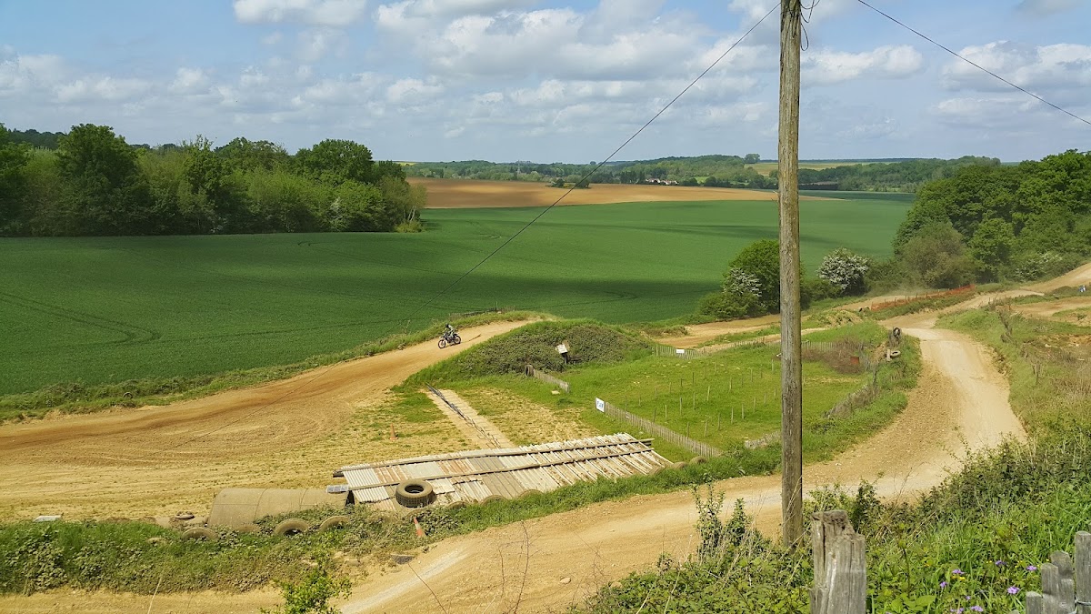 Terrain de motocross à Vincy-Manœuvre — photo 4