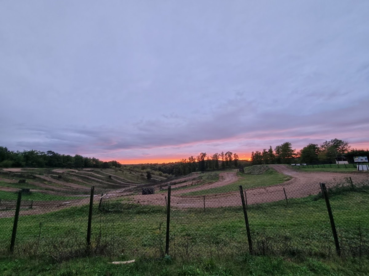 Terrain de motocross à Beine — photo 4