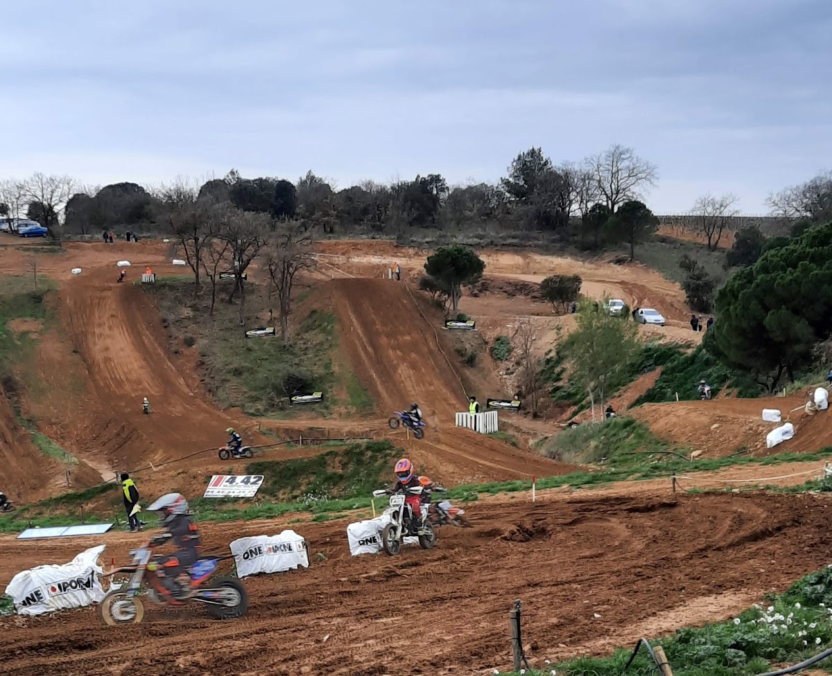 Terrain de motocross à Beauvoisin