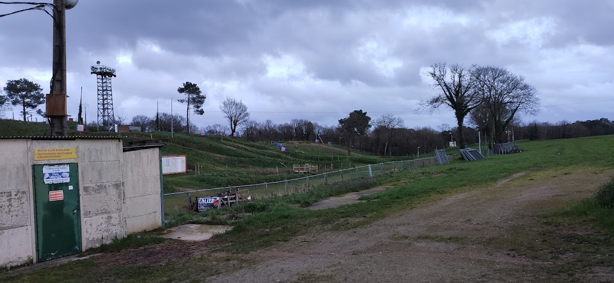 Terrain de motocross à Allaire