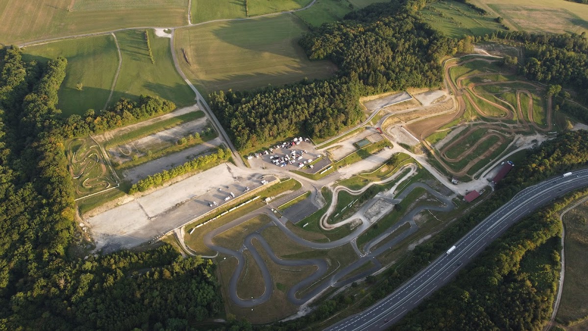 Terrain de motocross à Villars-Sous-Écot — photo 2