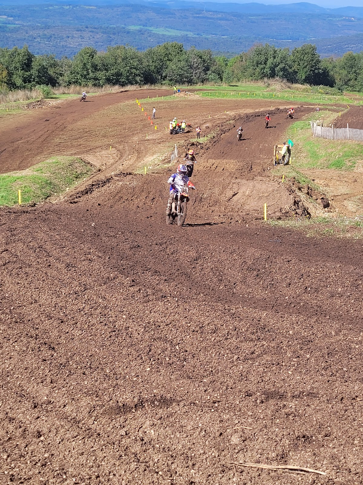 Terrain de motocross à Etables