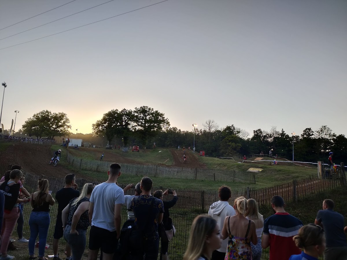 Terrain de motocross à Marnay