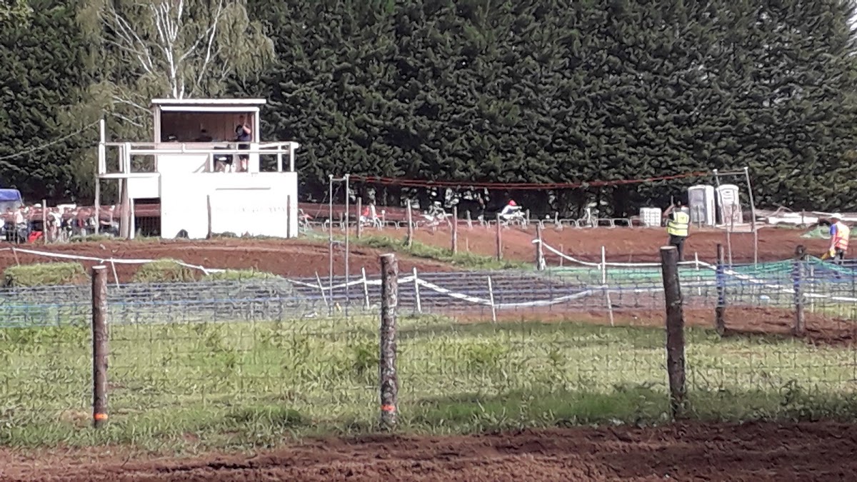 Terrain de motocross à Ouzilly — photo 4