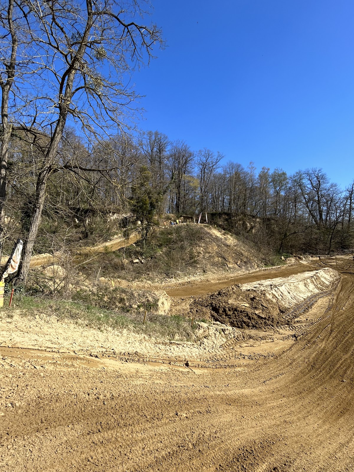 Terrain de motocross à Amigny-Rouy — photo 1