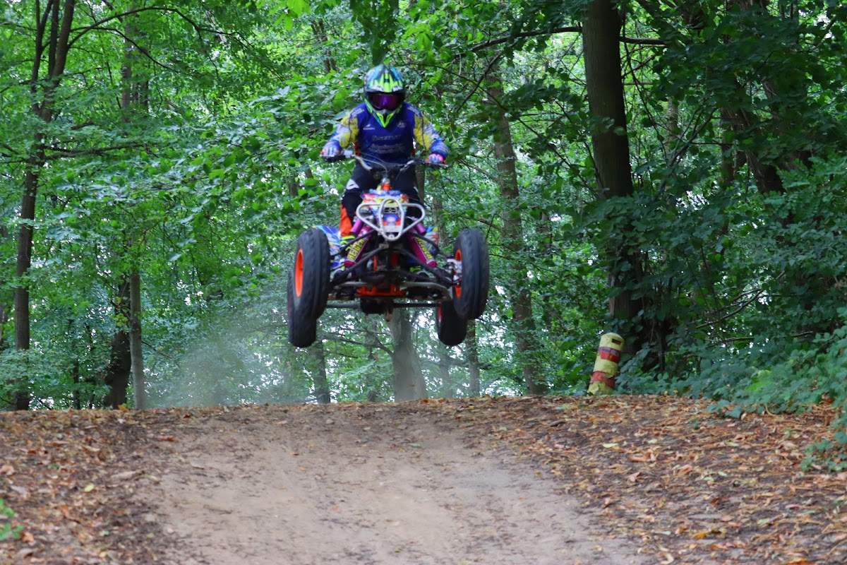 Terrain de motocross à Amigny-Rouy — photo 2