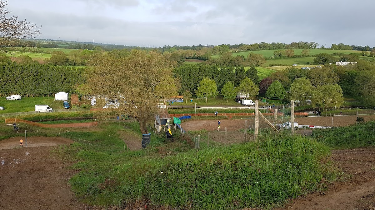 Terrain de motocross à Martigné-Ferchaud — photo 1