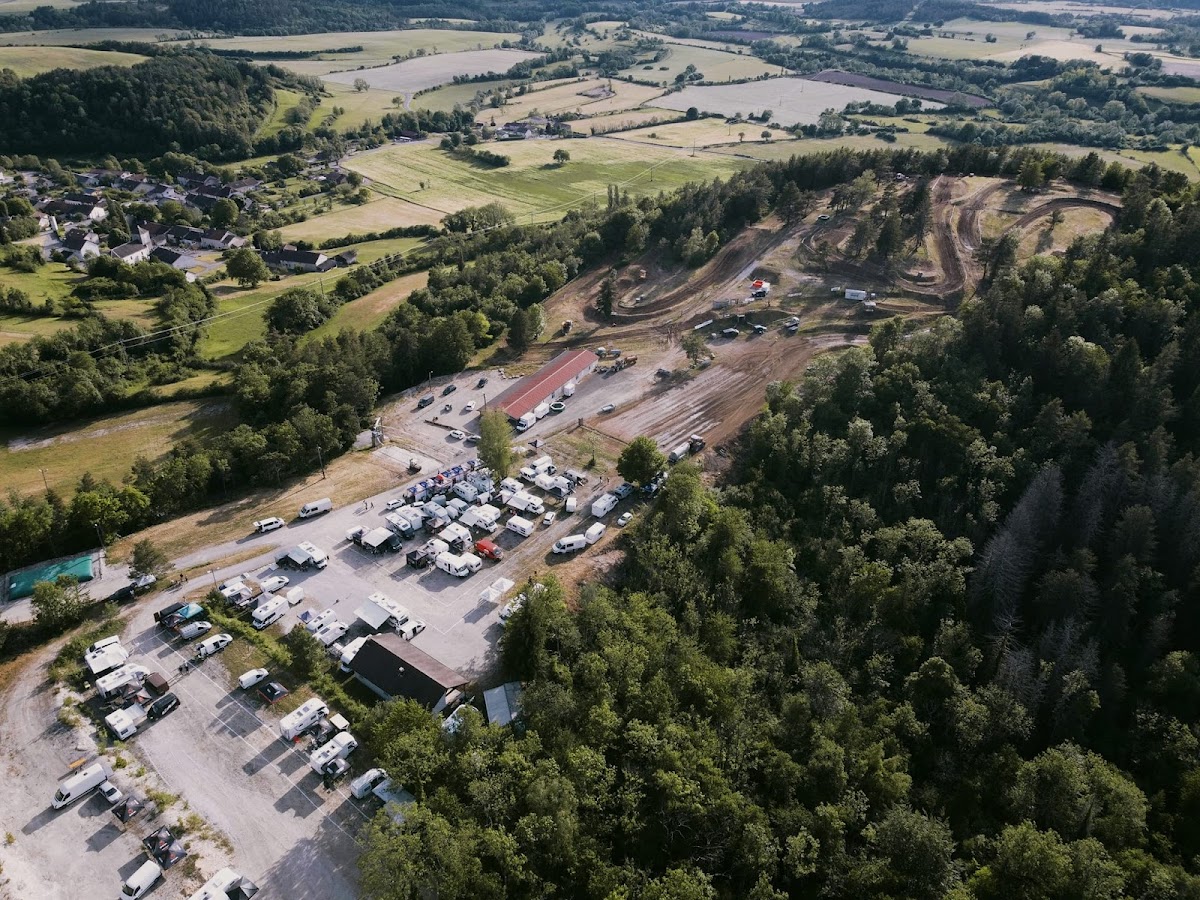 Terrain de motocross à Valzin en Petite Montagne — photo 1