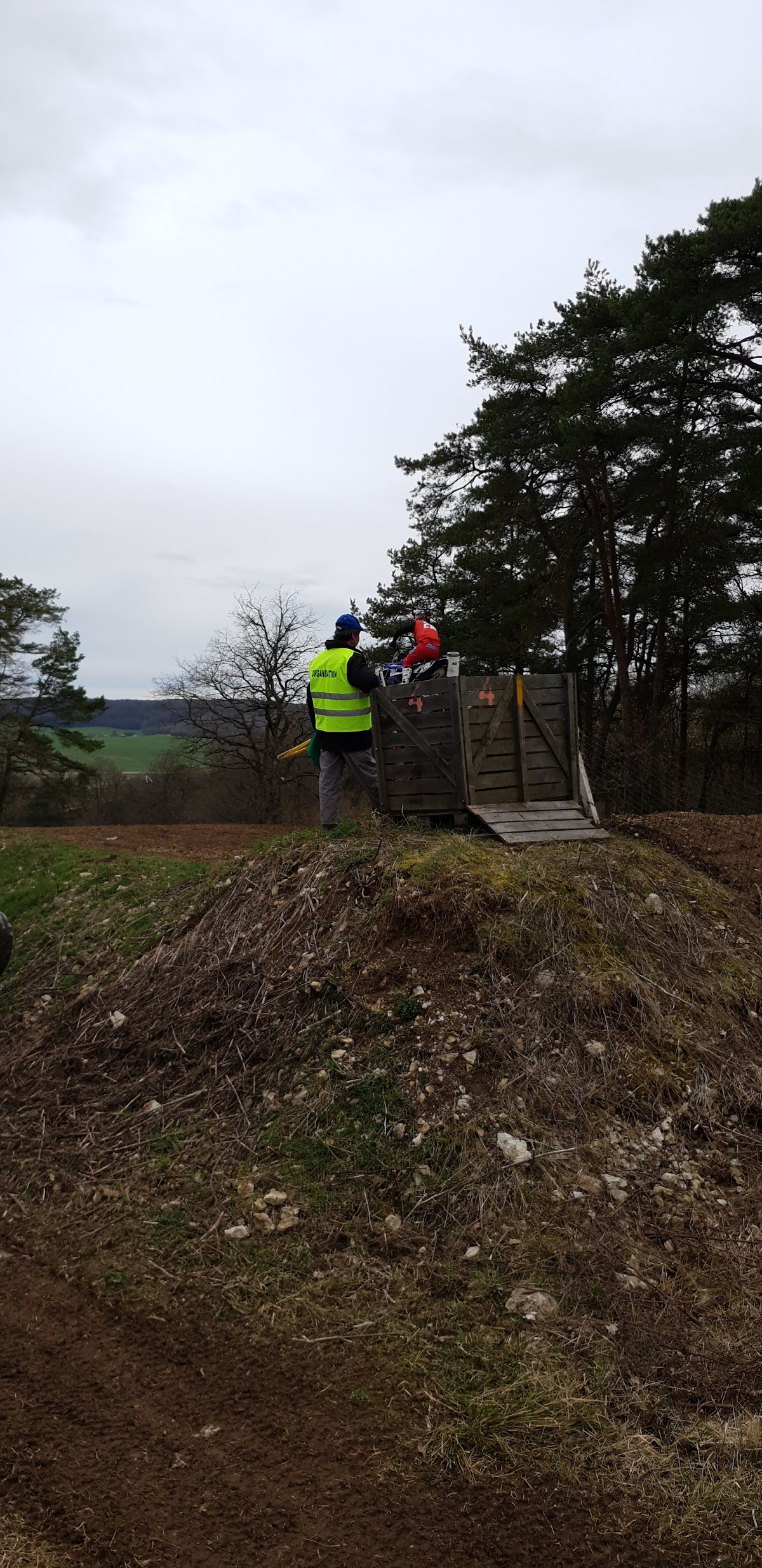 Terrain de motocross à Champignol-Lez-Mondeville — photo 1