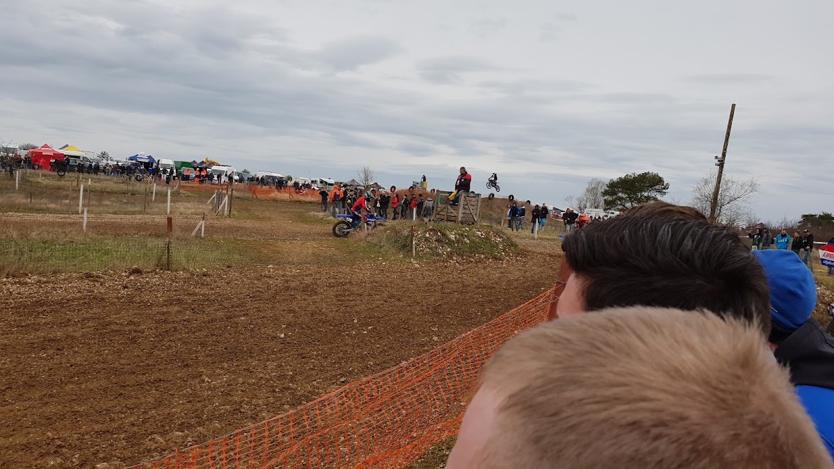 Terrain de motocross à Champignol-Lez-Mondeville — photo 4