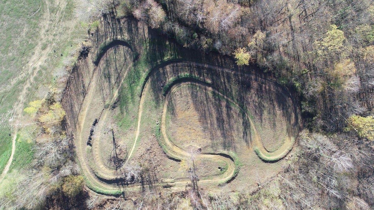 Terrain de motocross à Ambérieu-En-Bugey — photo 1