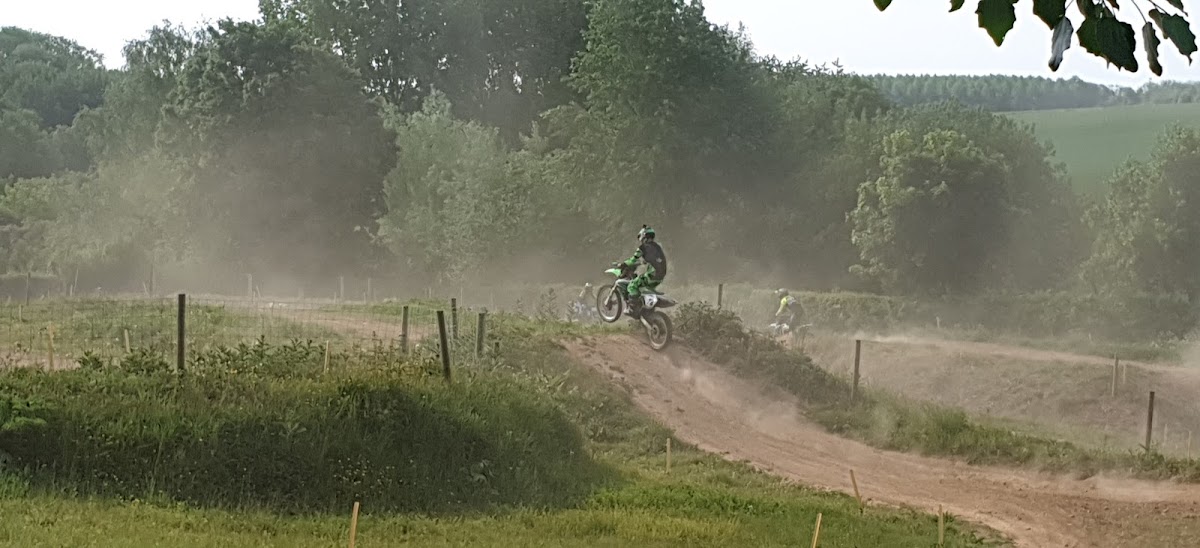 Terrain de motocross à Gouy-Servins