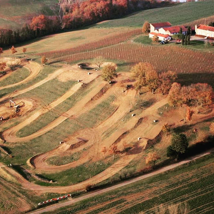 Terrain de motocross à Beaumarchés