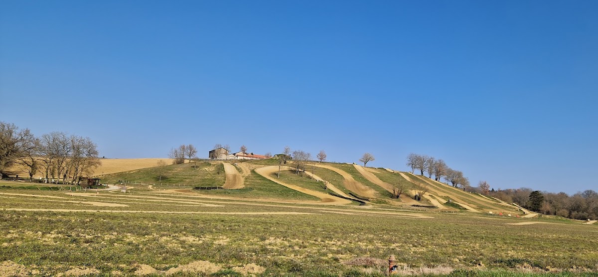 Terrain de motocross à Beaumarchés — photo 4