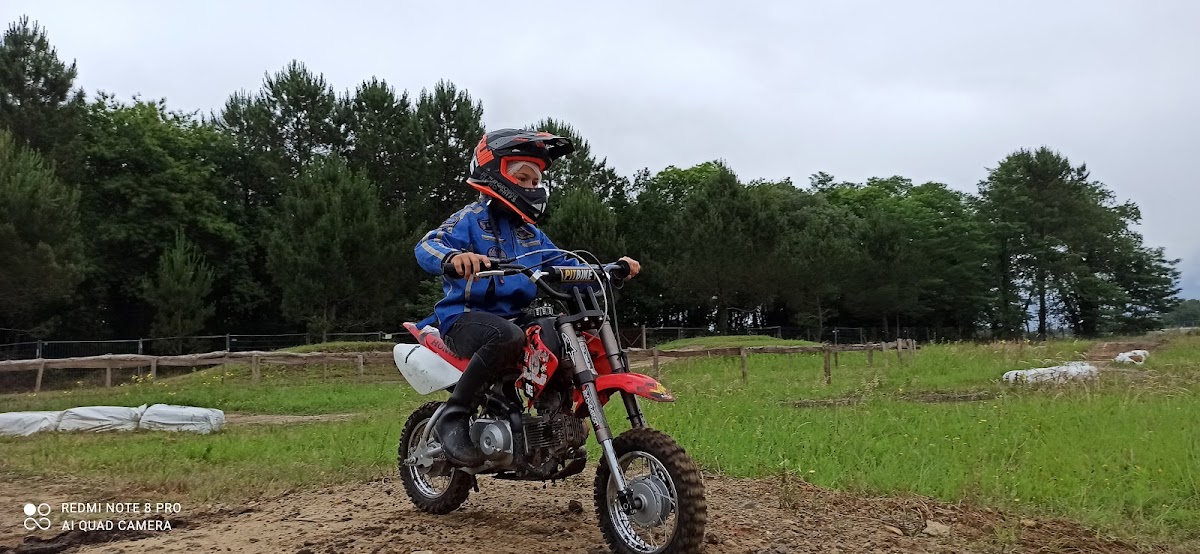 Terrain de motocross à Saint-Vincent-De-Tyrosse — photo 2