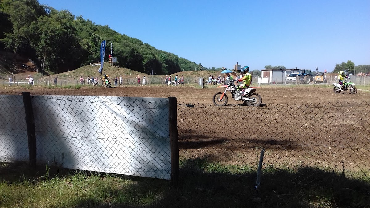 Terrain de motocross à Lussault-Sur-Loire — photo 1