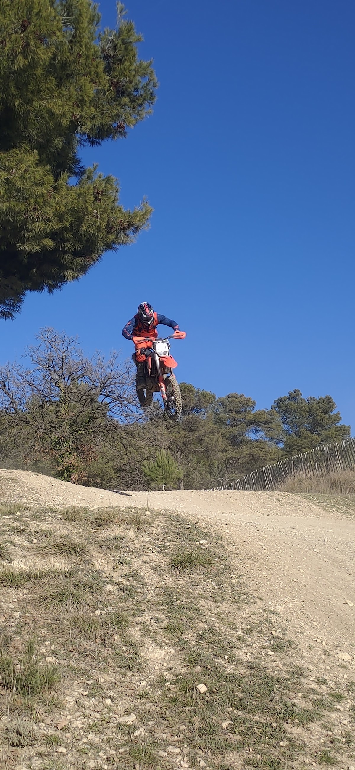 Terrain de motocross à Pernes-les-Fontaines