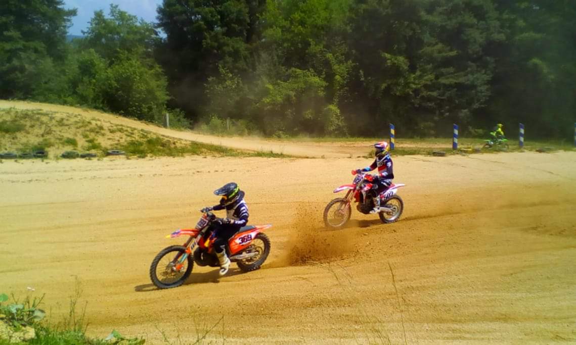 Terrain de motocross à Commercy — photo 1