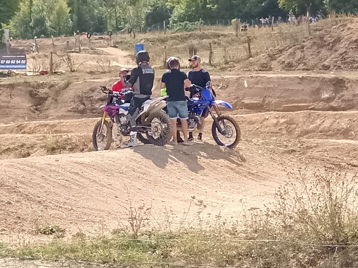 Terrain de motocross à Commercy — photo 4