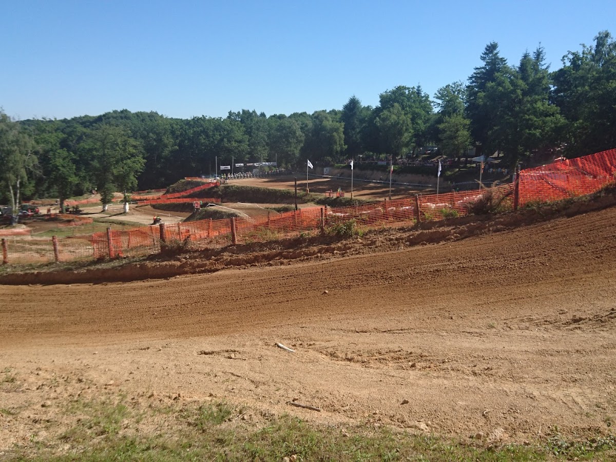 Terrain de motocross à Brigueuil