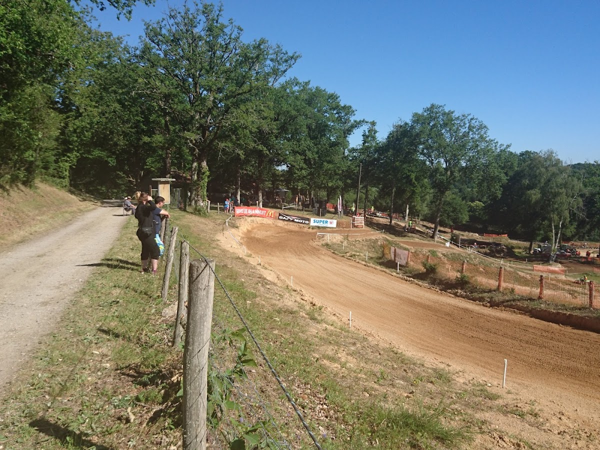 Terrain de motocross à Brigueuil — photo 3