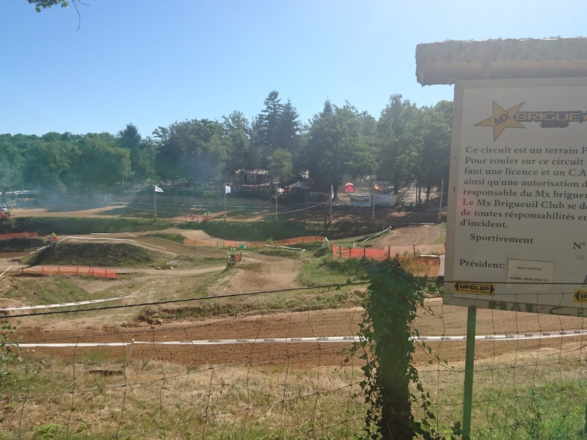 Terrain de motocross à Brigueuil — photo 4