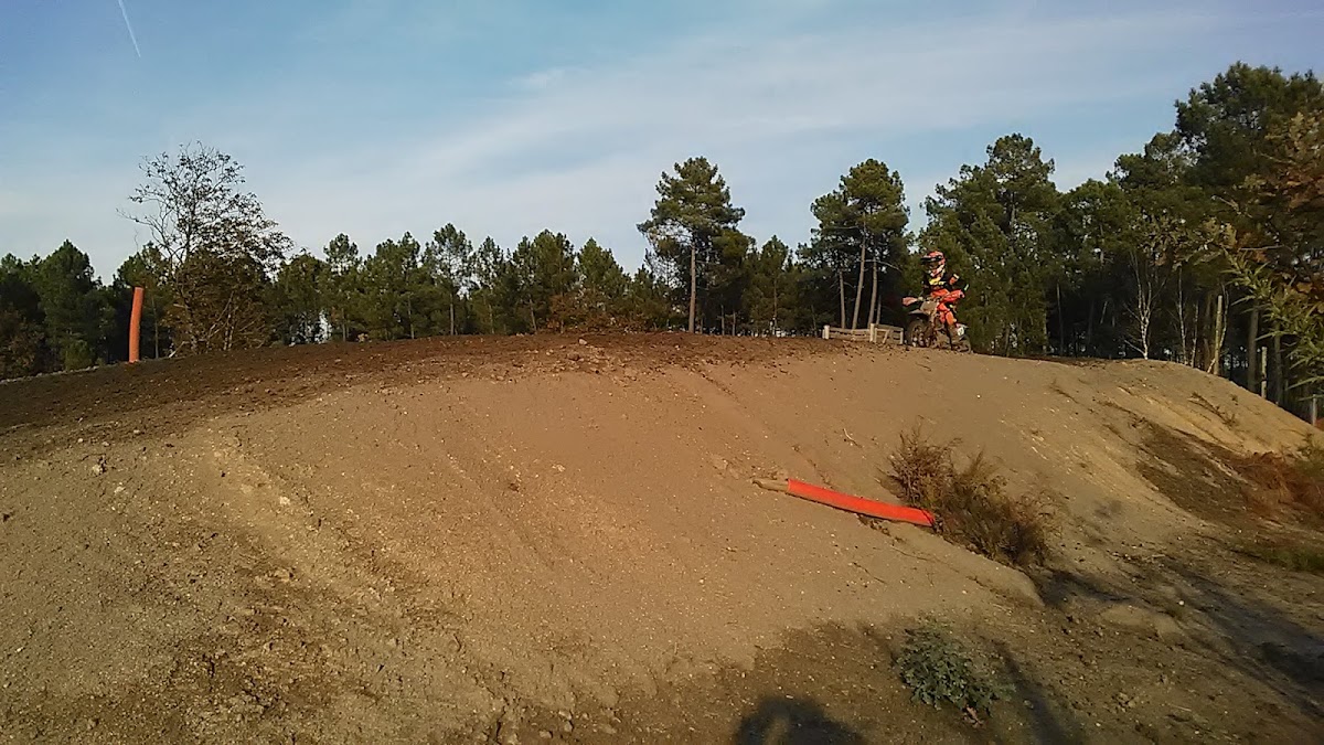 Terrain de motocross à Marcillac — photo 1